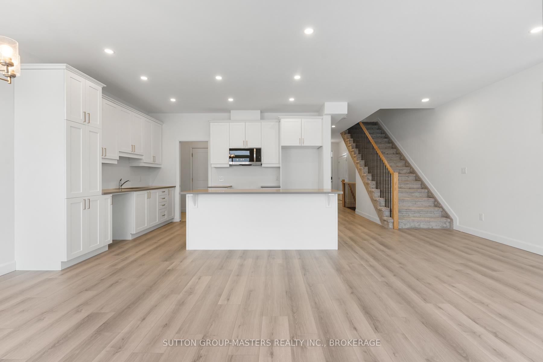 Photo 8 of 203 Superior Drive, Loyalist, Amherstview — HOMEH