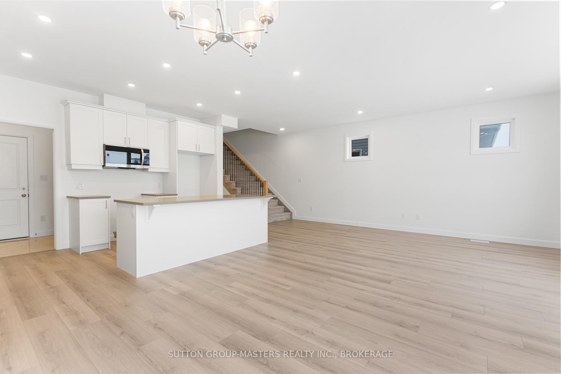 Photo 9 of 203 Superior Drive, Loyalist, Amherstview — HOMEH