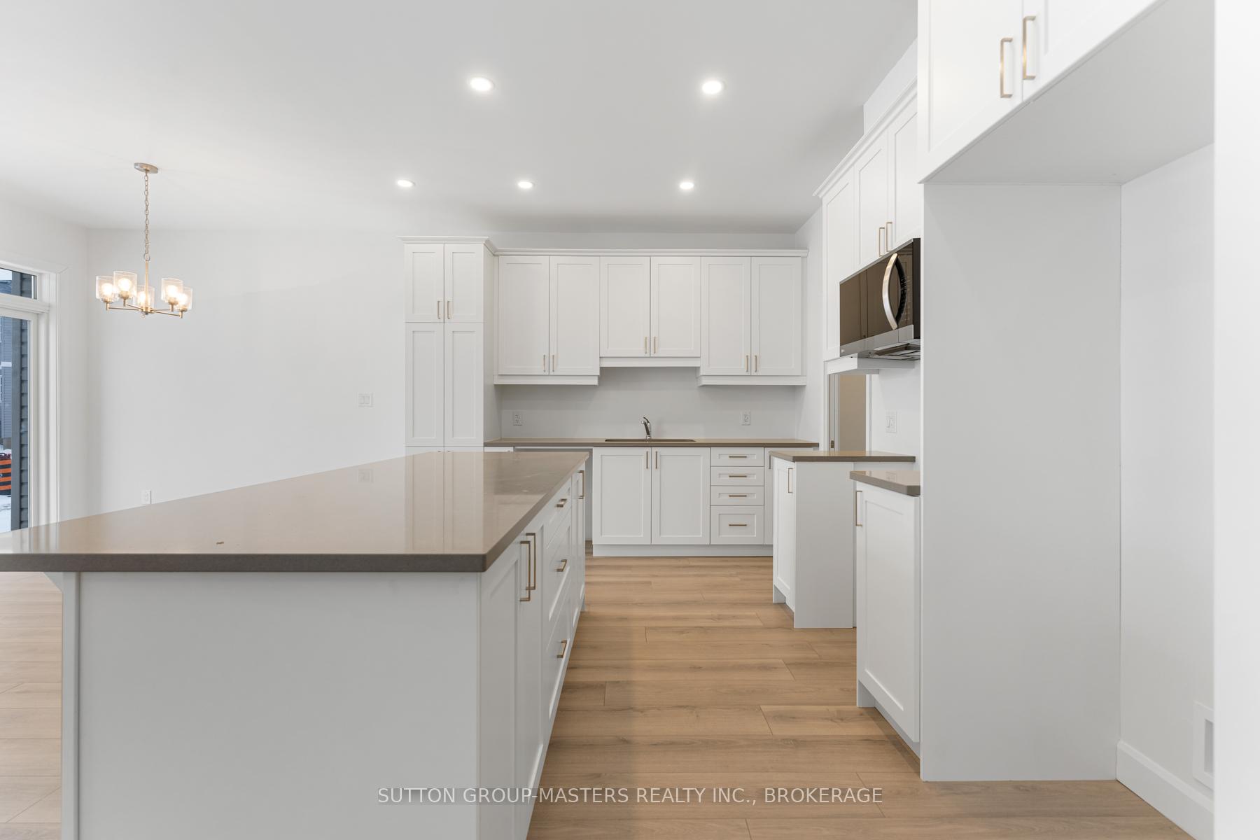 Photo 11 of 203 Superior Drive, Loyalist, Amherstview — HOMEH