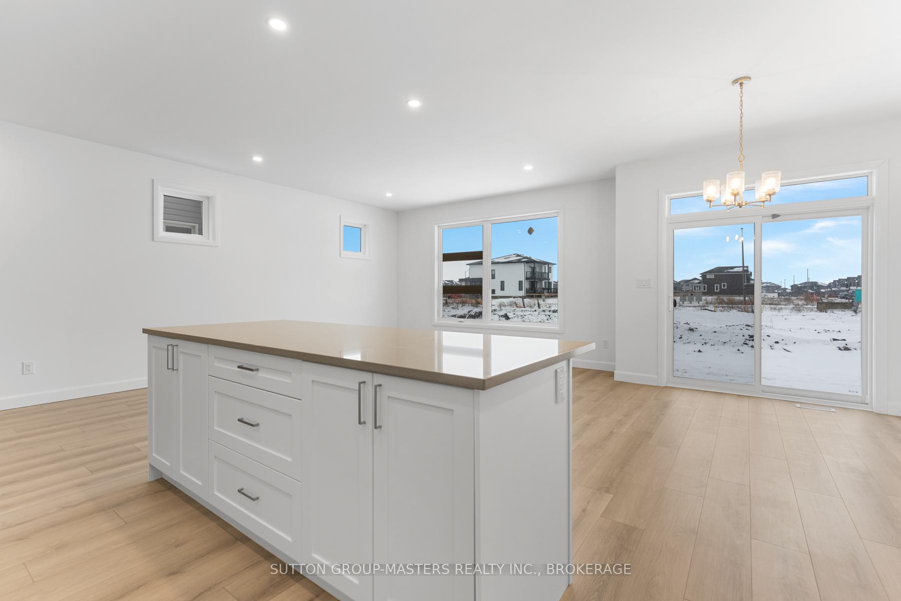 Photo 12 of 203 Superior Drive, Loyalist, Amherstview — HOMEH