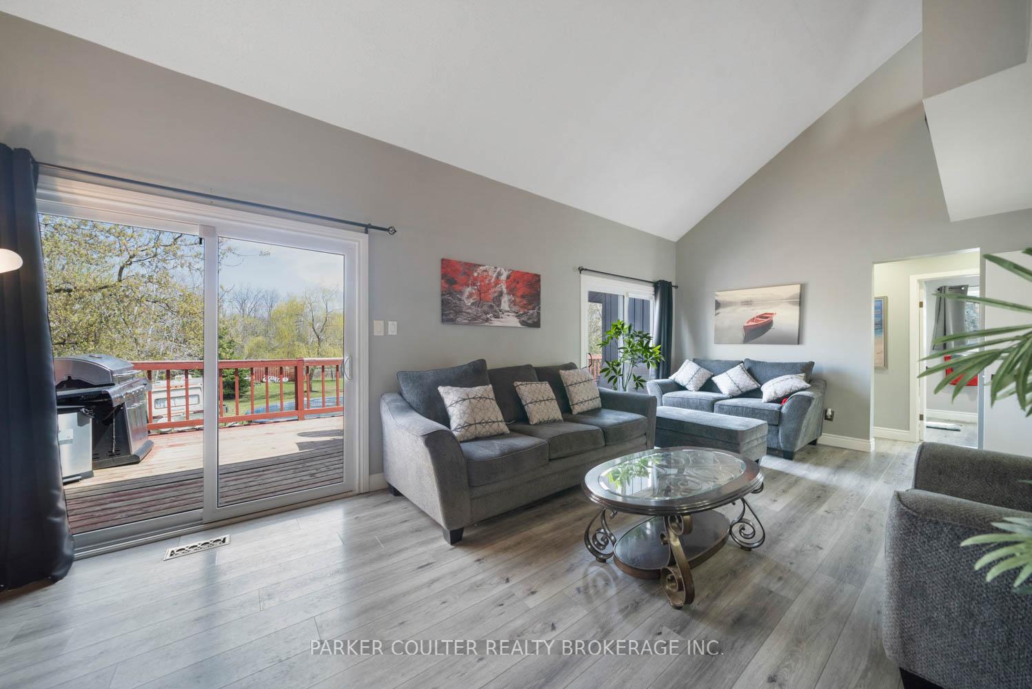 Photo 10 of 973 Church Drive, Innisfil, Lefroy — HOMEH