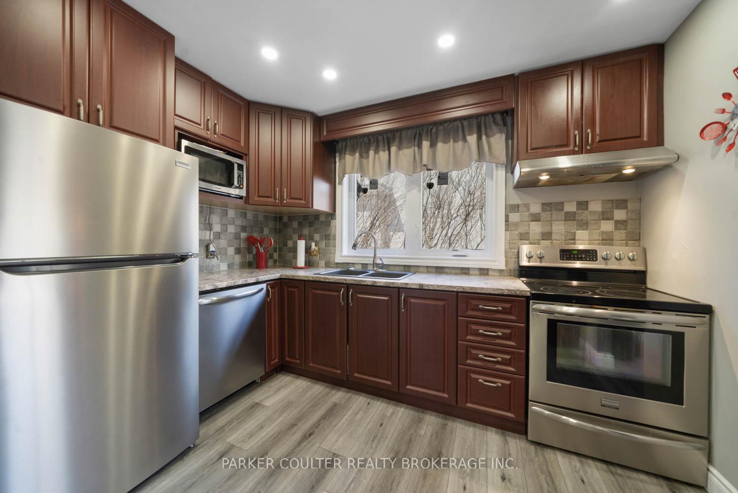 Photo 13 of 973 Church Drive, Innisfil, Lefroy — HOMEH