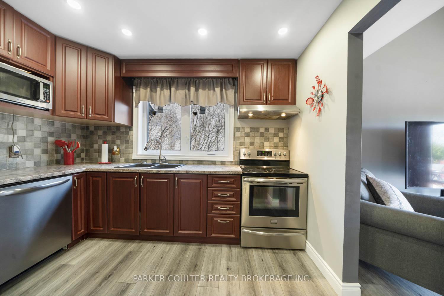 Photo 14 of 973 Church Drive, Innisfil, Lefroy — HOMEH