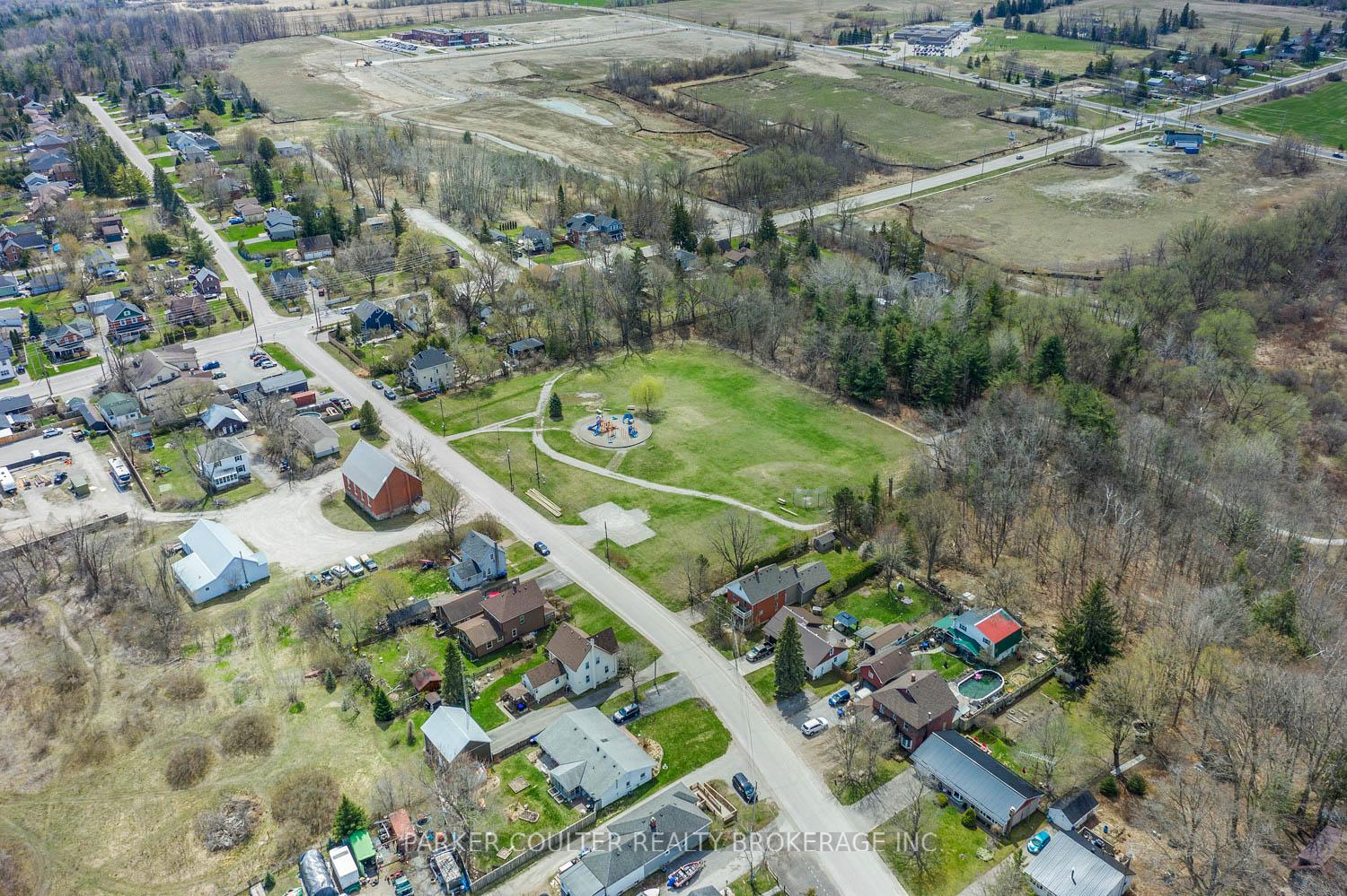 Photo 33 of 973 Church Drive, Innisfil, Lefroy — HOMEH