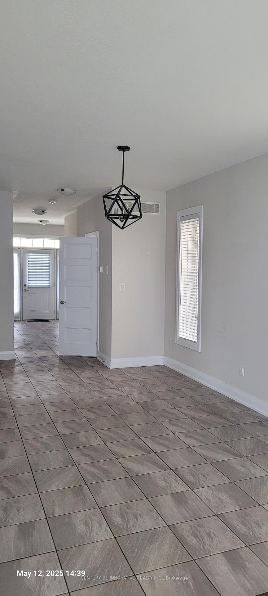 Photo 2 of 233 Sedgewood Street, Kitchener, Doon South — HOMEH
