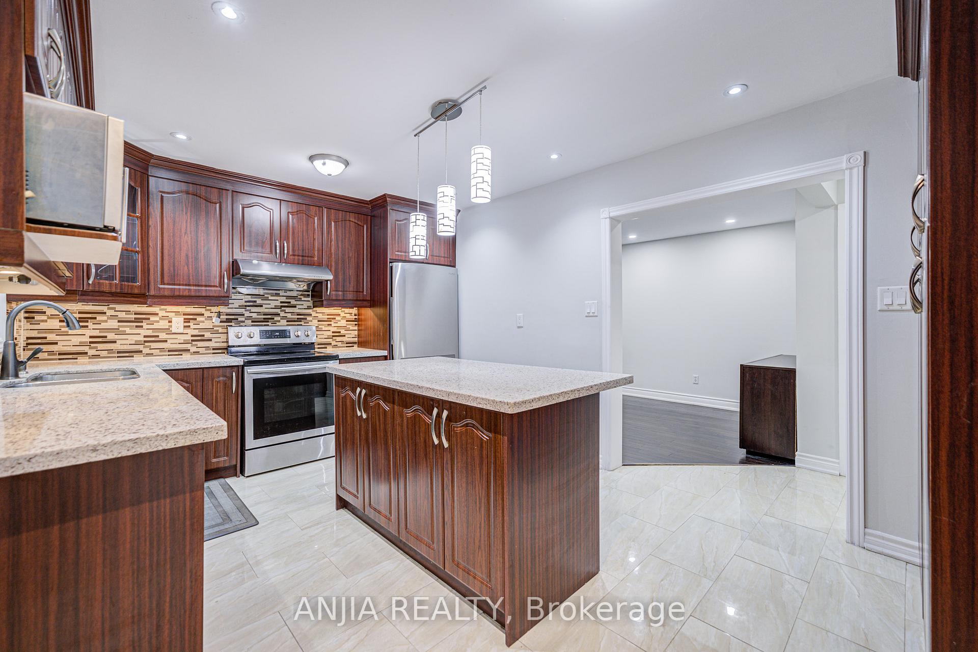 Photo 8 of 34 Terrosa Road, Markham, Middlefield — HOMEH