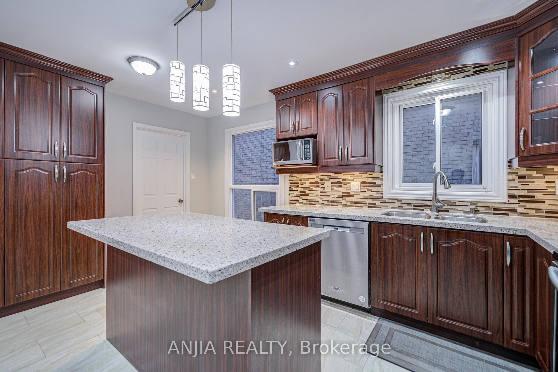 Photo 9 of 34 Terrosa Road, Markham, Middlefield — HOMEH