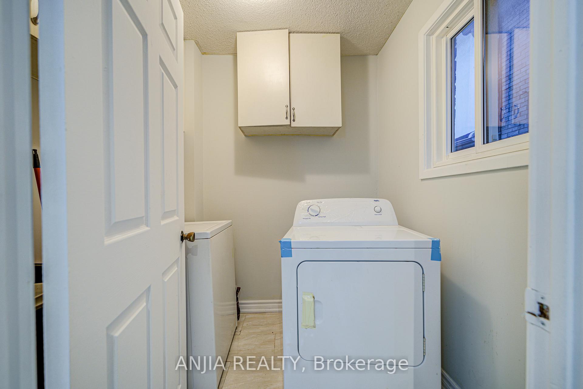 Photo 10 of 34 Terrosa Road, Markham, Middlefield — HOMEH