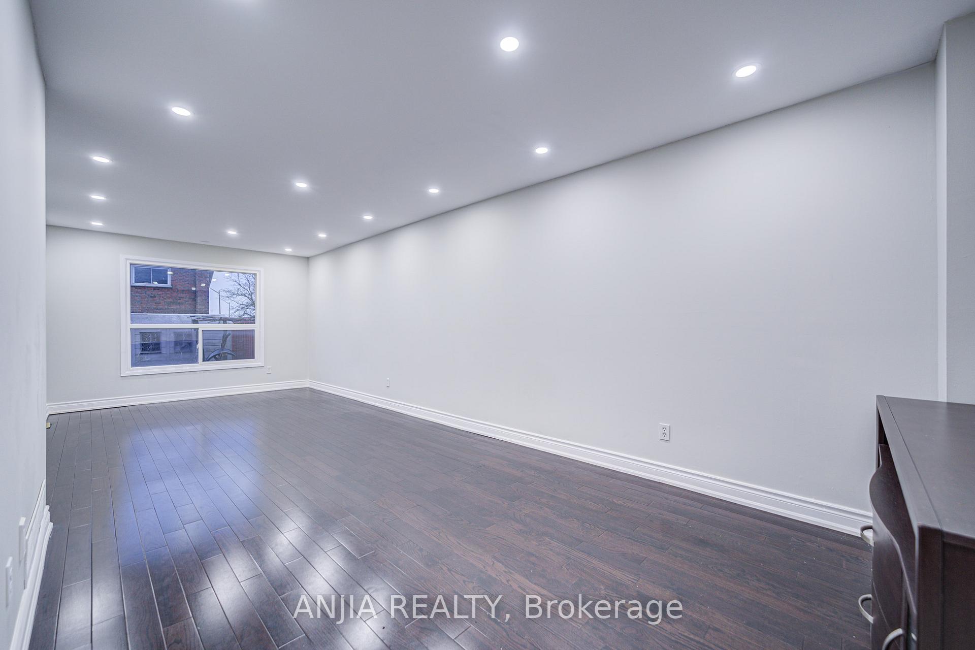 Photo 11 of 34 Terrosa Road, Markham, Middlefield — HOMEH