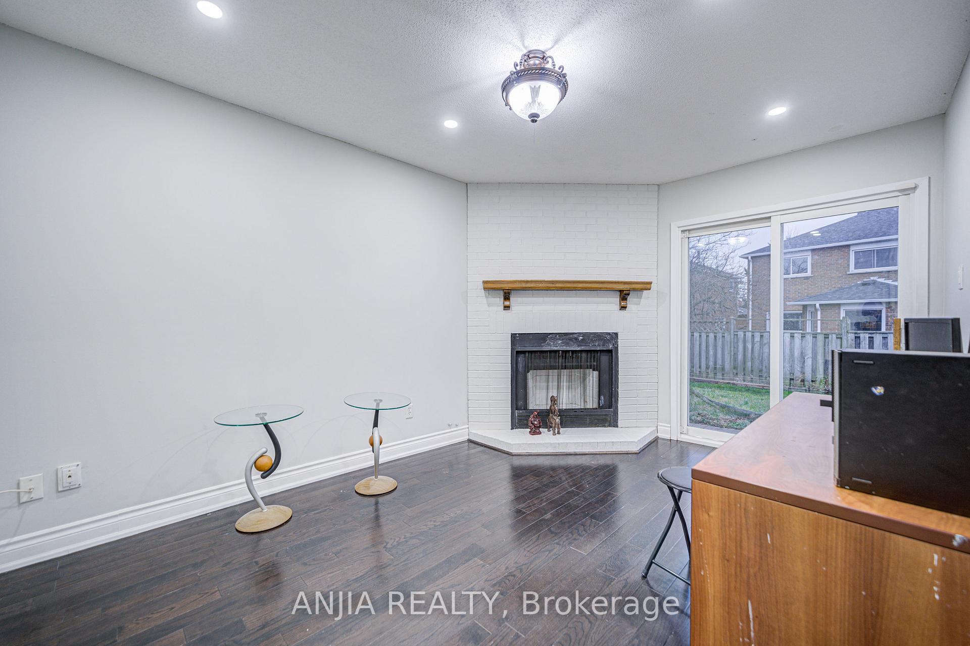 Photo 15 of 34 Terrosa Road, Markham, Middlefield — HOMEH