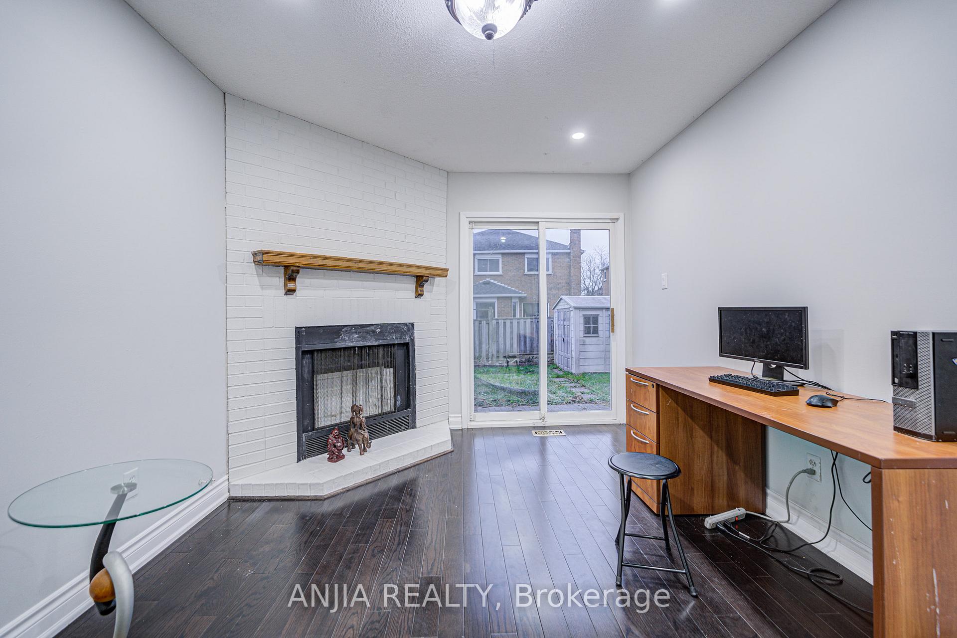 Photo 16 of 34 Terrosa Road, Markham, Middlefield — HOMEH