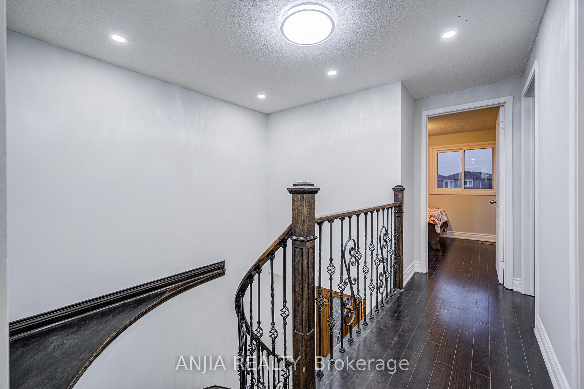 Photo 18 of 34 Terrosa Road, Markham, Middlefield — HOMEH