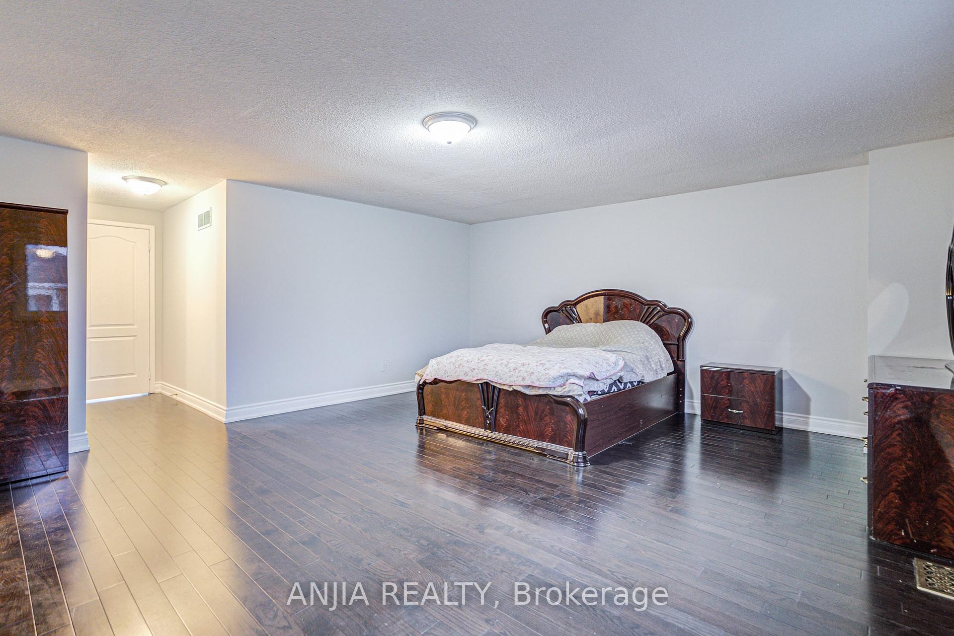 Photo 20 of 34 Terrosa Road, Markham, Middlefield — HOMEH