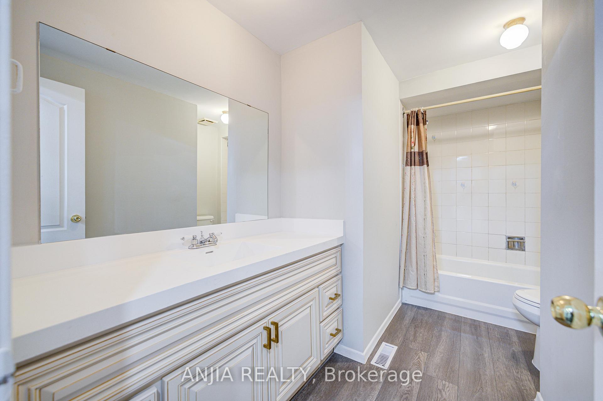 Photo 24 of 34 Terrosa Road, Markham, Middlefield — HOMEH