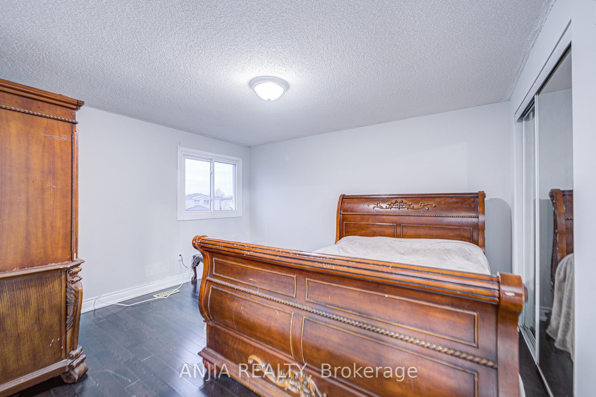 Photo 25 of 34 Terrosa Road, Markham, Middlefield — HOMEH