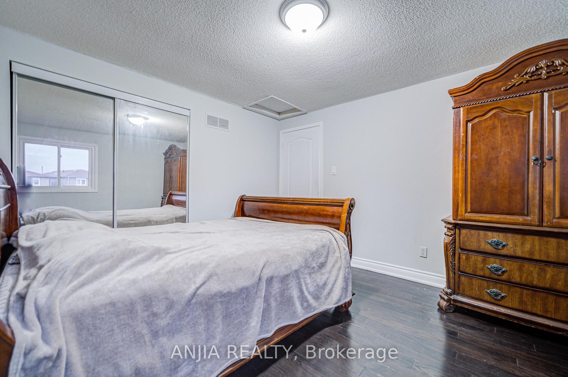 Photo 26 of 34 Terrosa Road, Markham, Middlefield — HOMEH
