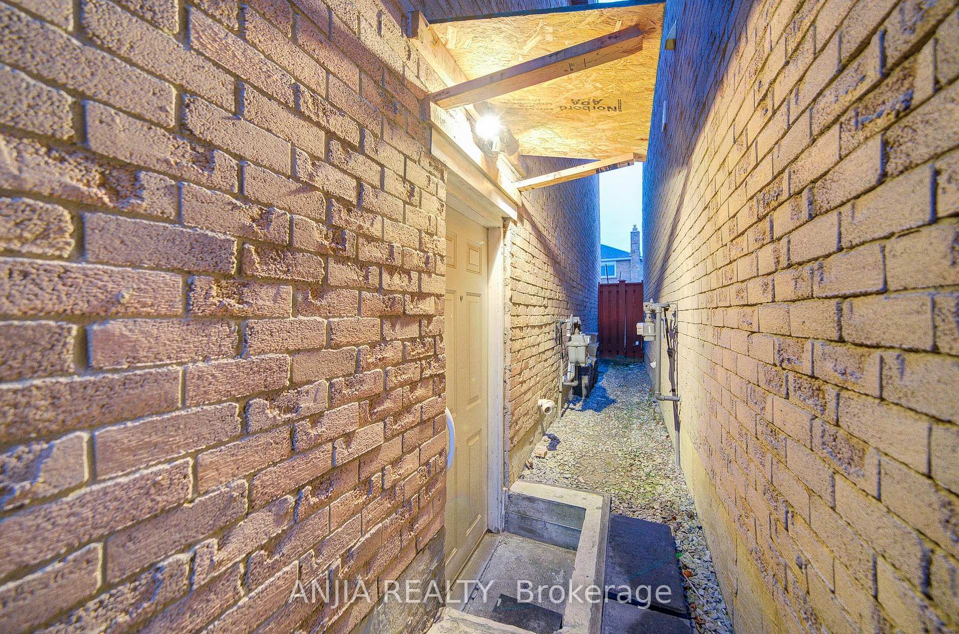 Photo 29 of 34 Terrosa Road, Markham, Middlefield — HOMEH