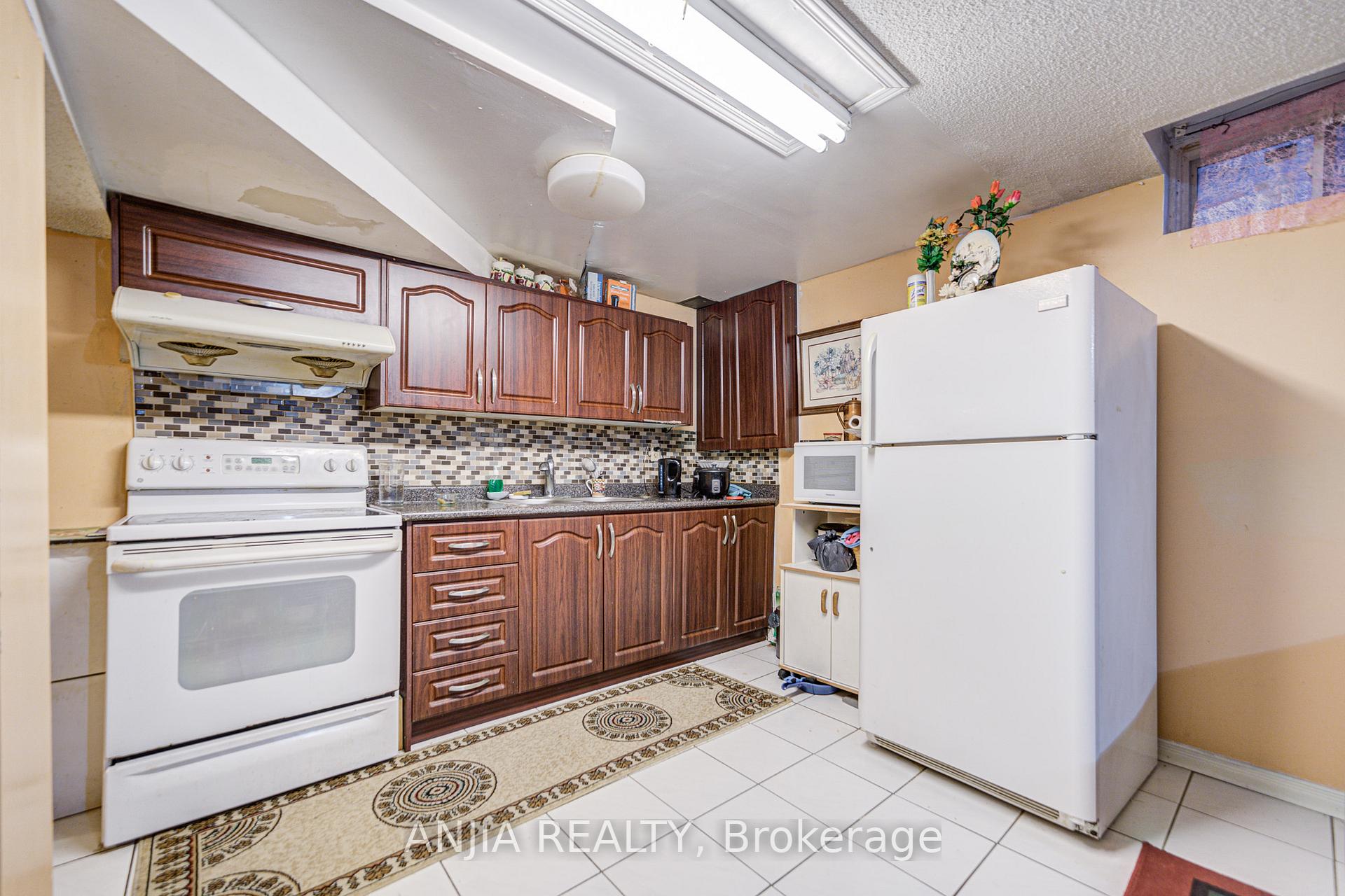 Photo 32 of 34 Terrosa Road, Markham, Middlefield — HOMEH