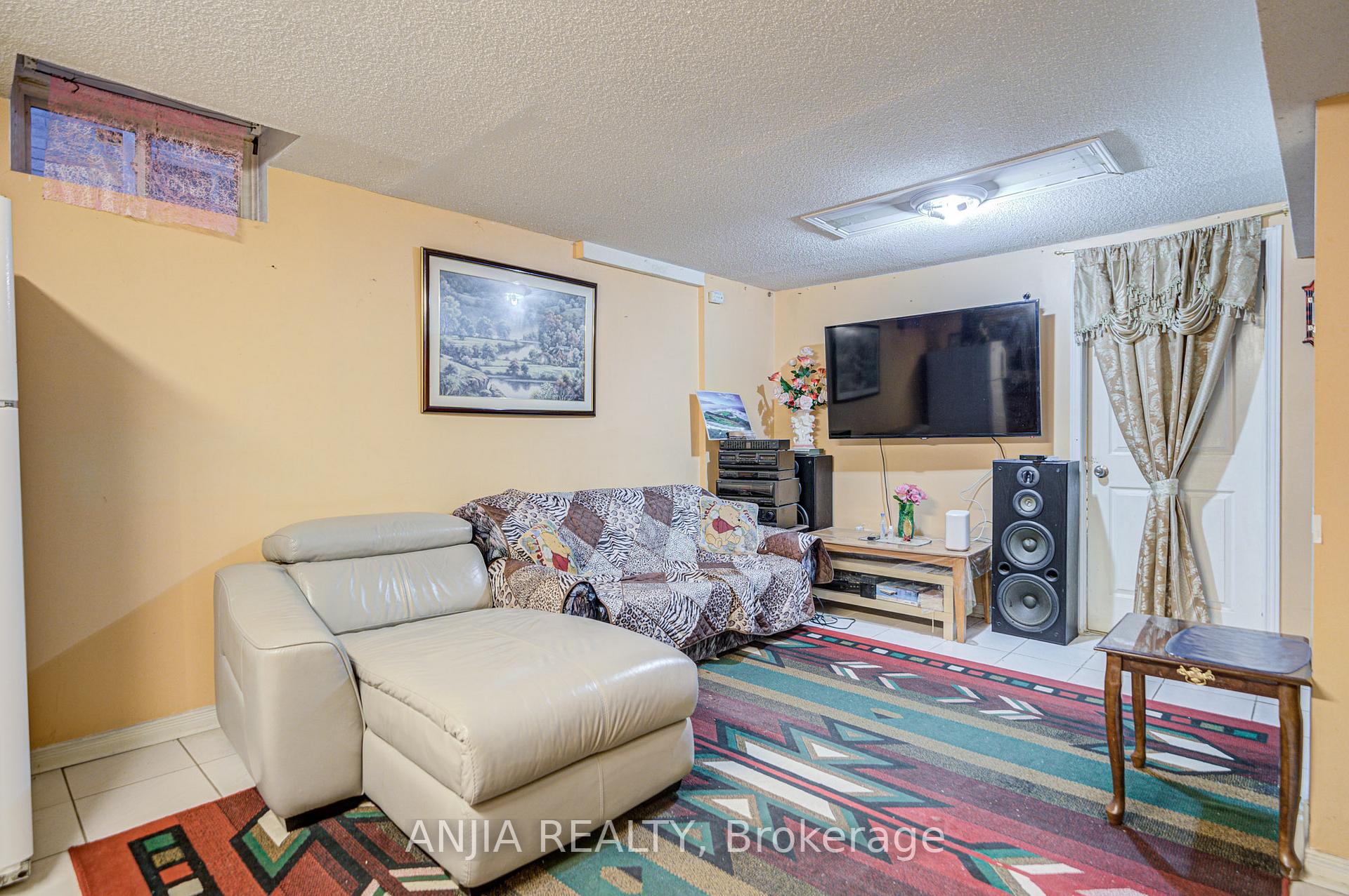 Photo 33 of 34 Terrosa Road, Markham, Middlefield — HOMEH