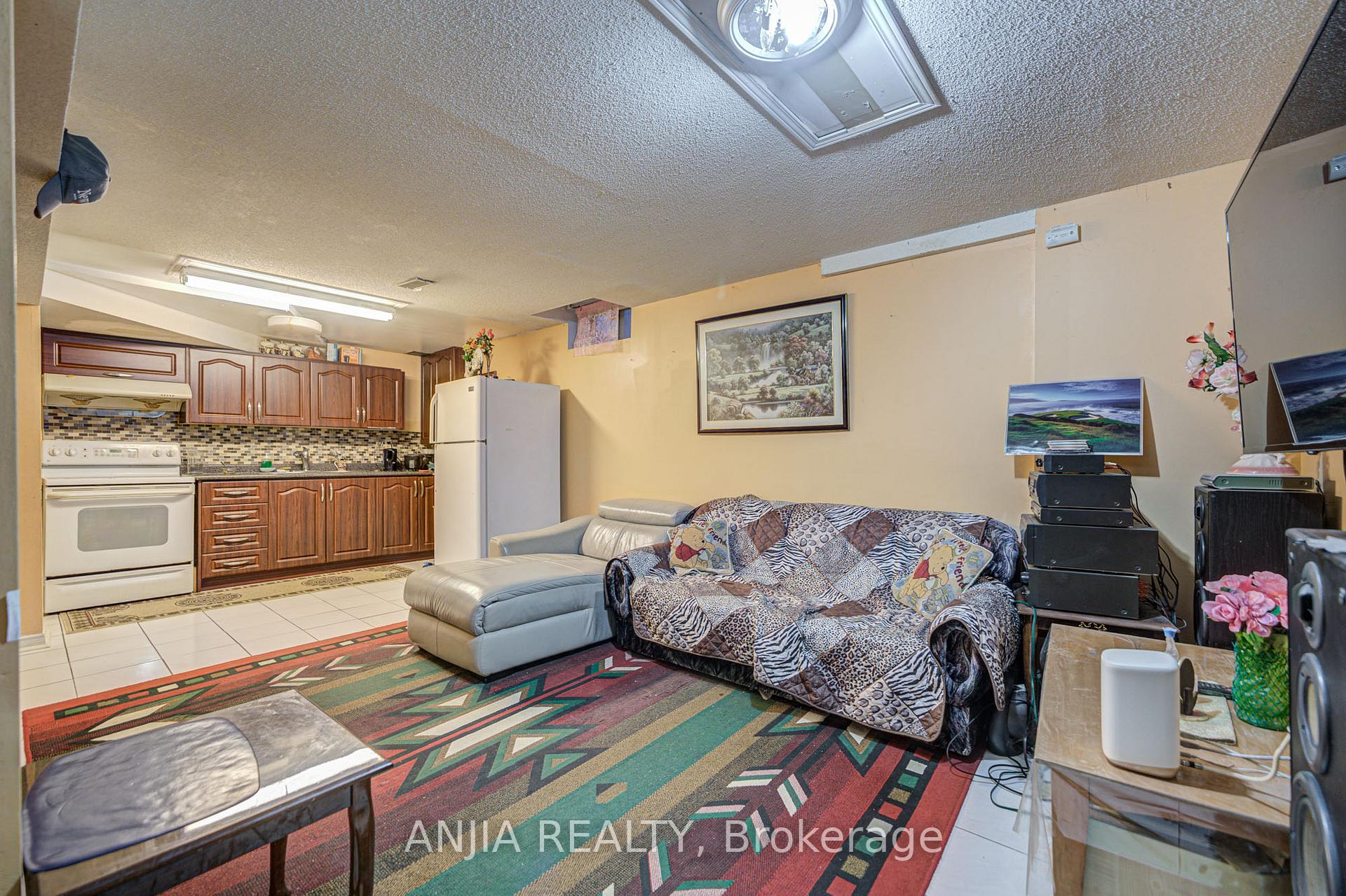 Photo 35 of 34 Terrosa Road, Markham, Middlefield — HOMEH