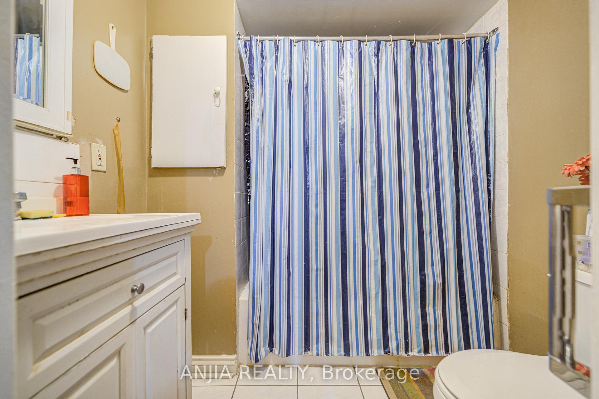 Photo 37 of 34 Terrosa Road, Markham, Middlefield — HOMEH