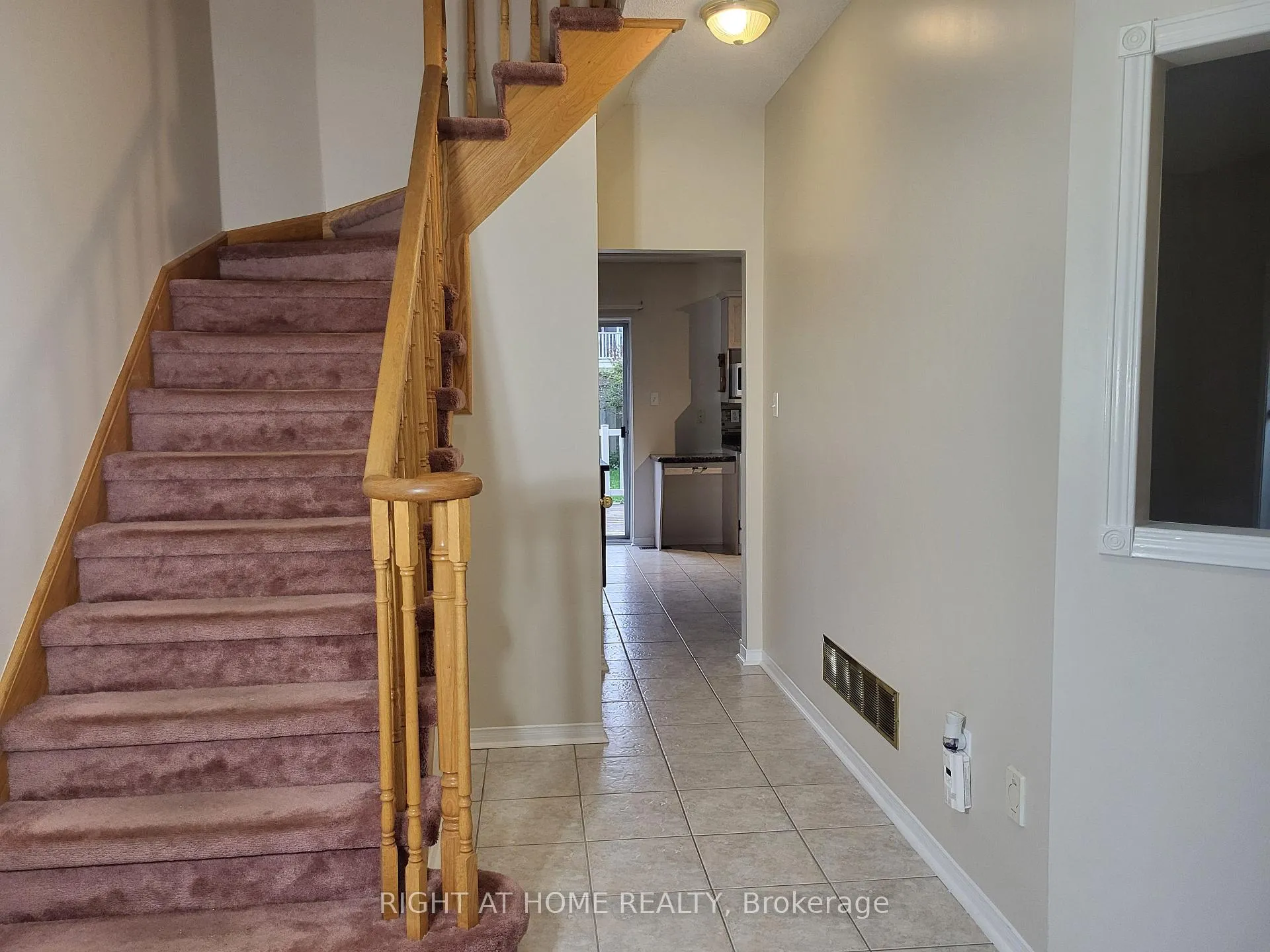 Photo 2 of 1964 Emerald Court, Innisfil, Alcona — HOMEH