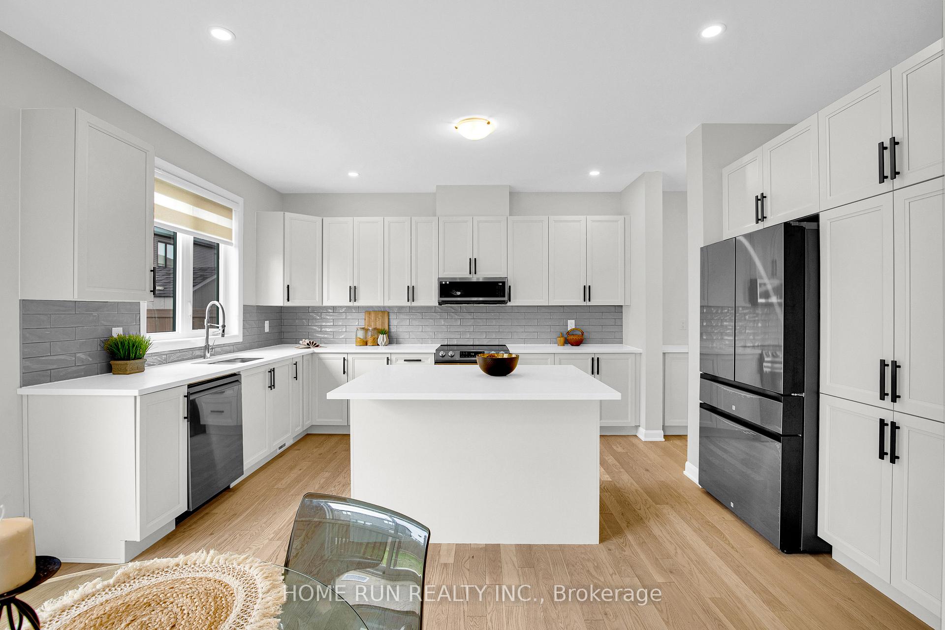 Photo 16 of 23 Jetty Drive, Ottawa, Mahogany Community — HOMEH
