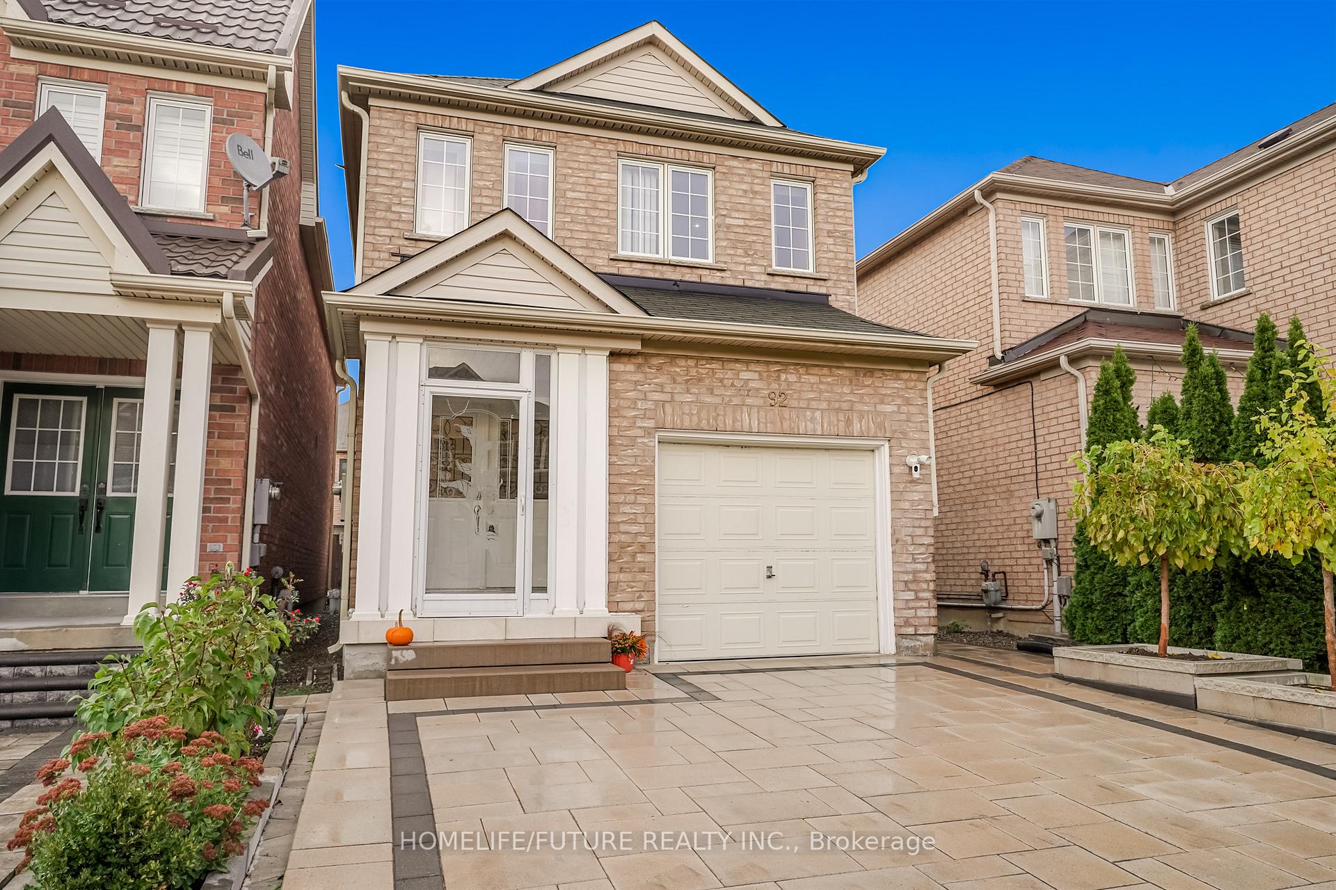 Photo 3 of 92 Jack Monkman Crescent, Markham, Cedarwood — HOMEH
