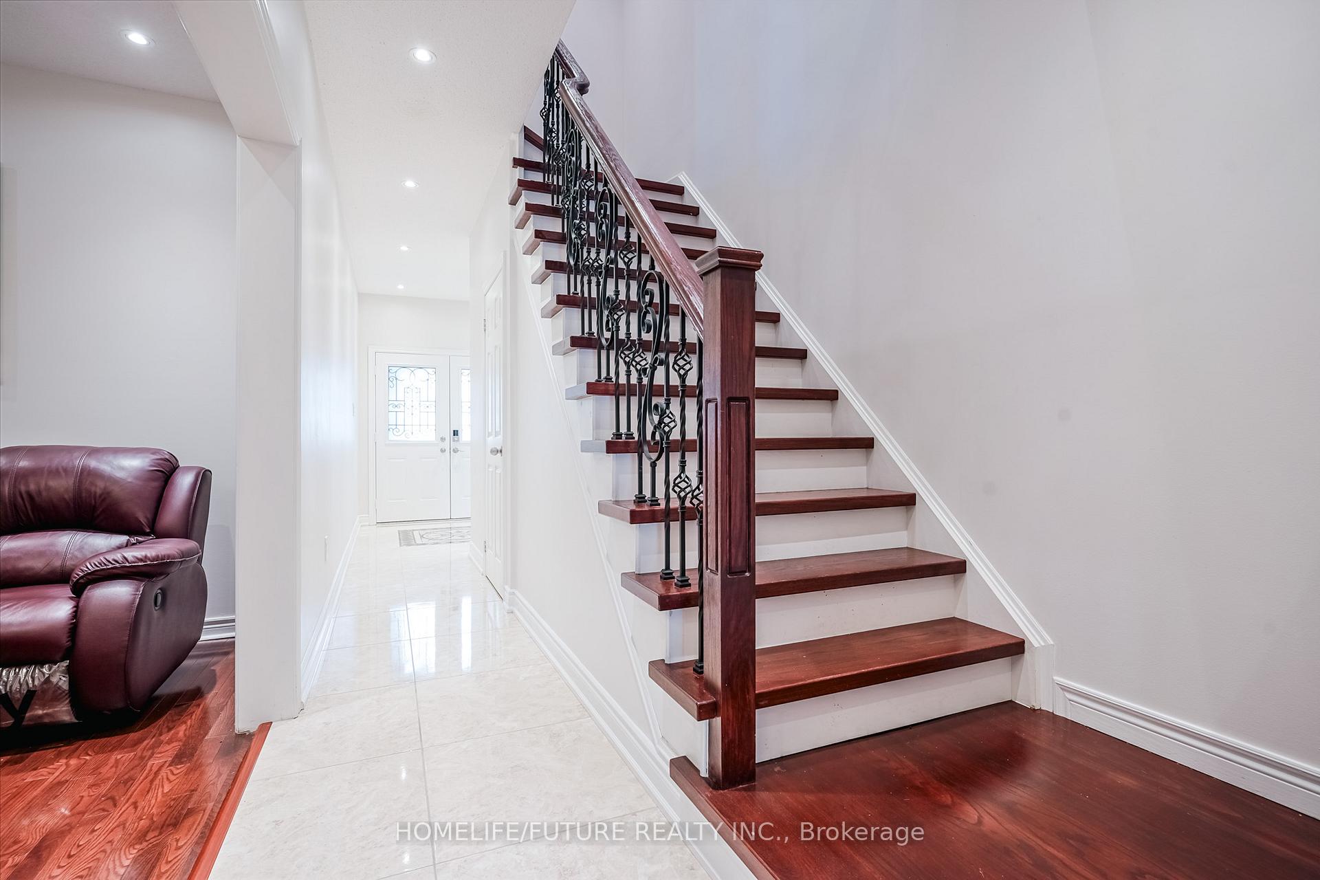 Photo 6 of 92 Jack Monkman Crescent, Markham, Cedarwood — HOMEH