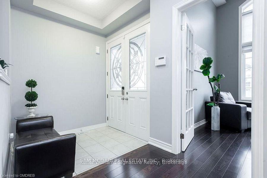 Photo 2 of 184 Raymond Road, Hamilton, Ancaster — HOMEH