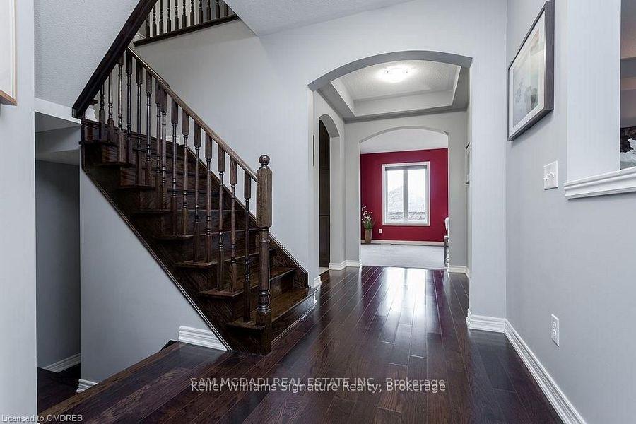 Photo 3 of 184 Raymond Road, Hamilton, Ancaster — HOMEH