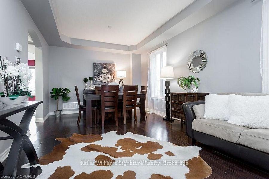 Photo 5 of 184 Raymond Road, Hamilton, Ancaster — HOMEH