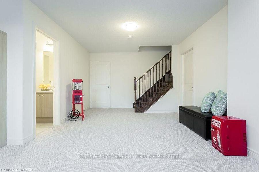 Photo 13 of 184 Raymond Road, Hamilton, Ancaster — HOMEH