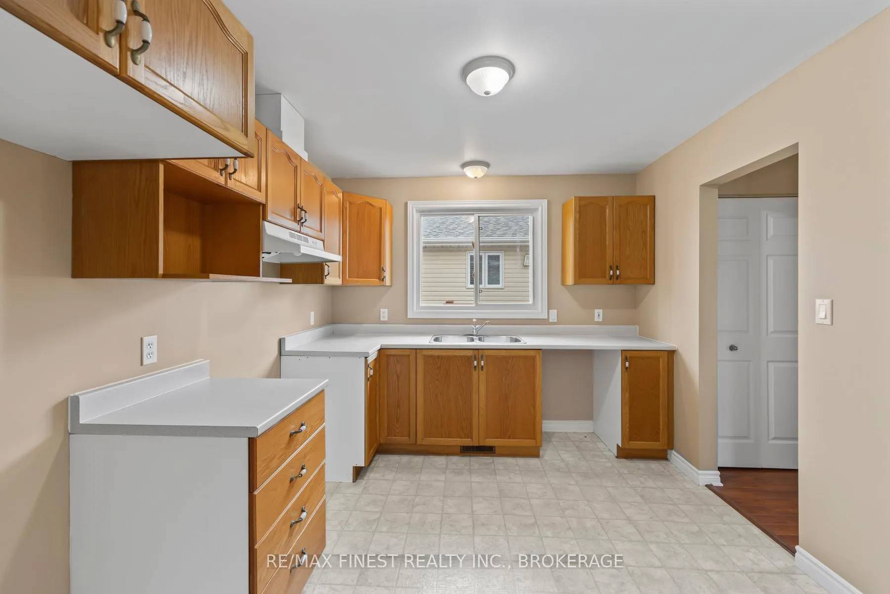 Photo 16 of 830 Peachwood Street, Kingston, City Northwest — HOMEH