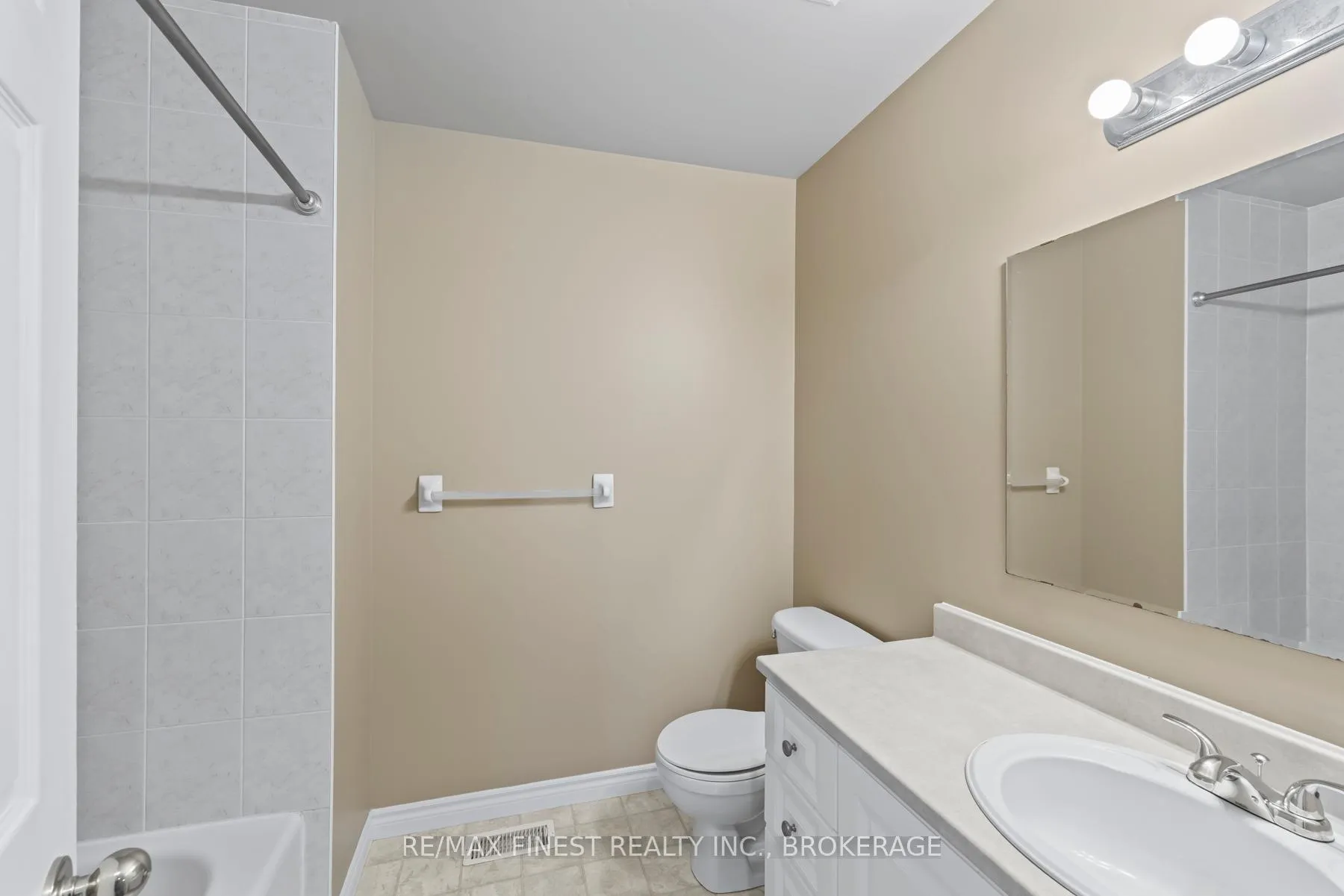 Photo 23 of 830 Peachwood Street, Kingston, City Northwest — HOMEH