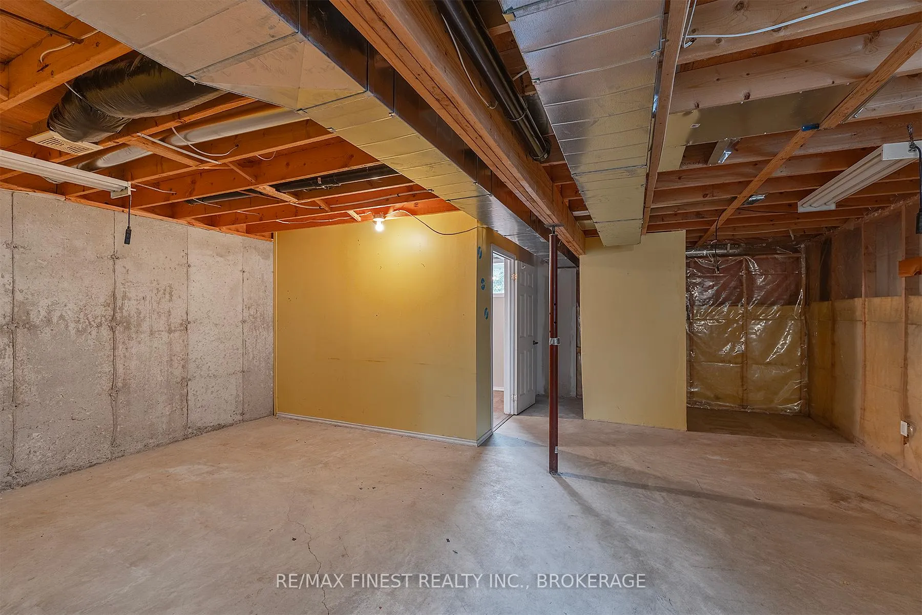 Photo 31 of 830 Peachwood Street, Kingston, City Northwest — HOMEH