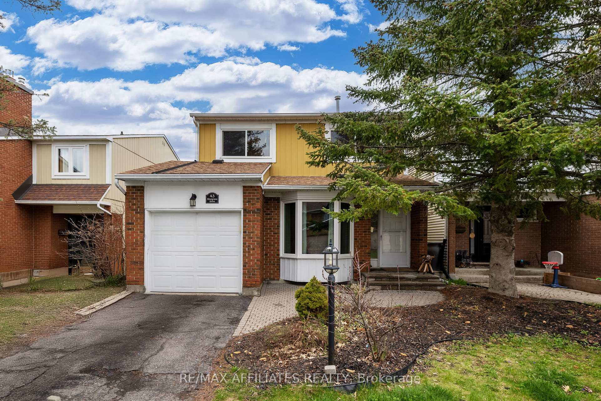 Photo 1 of 43 Bluegrass Drive, Ottawa, Kanata - Bridlewood — HOMEH