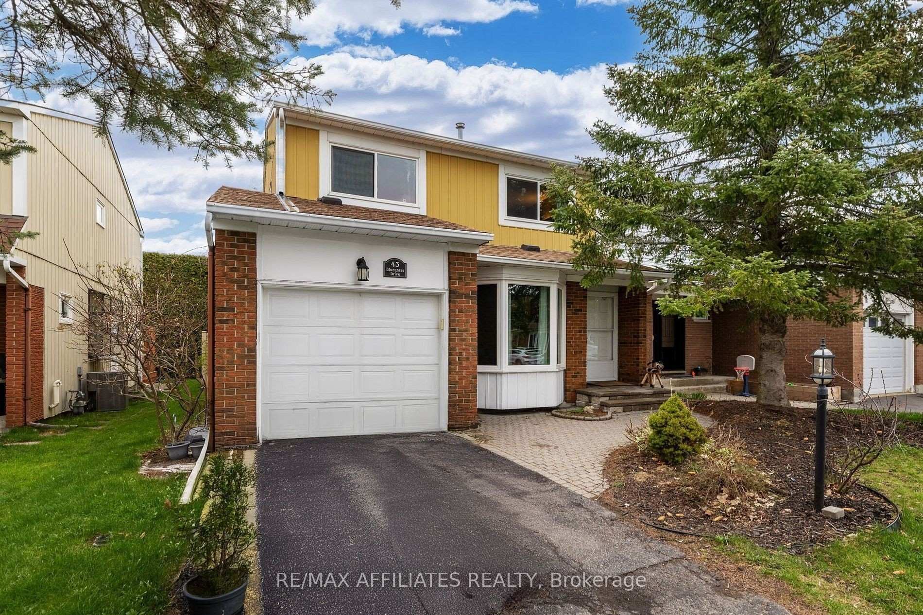 Photo 2 of 43 Bluegrass Drive, Ottawa, Kanata - Bridlewood — HOMEH