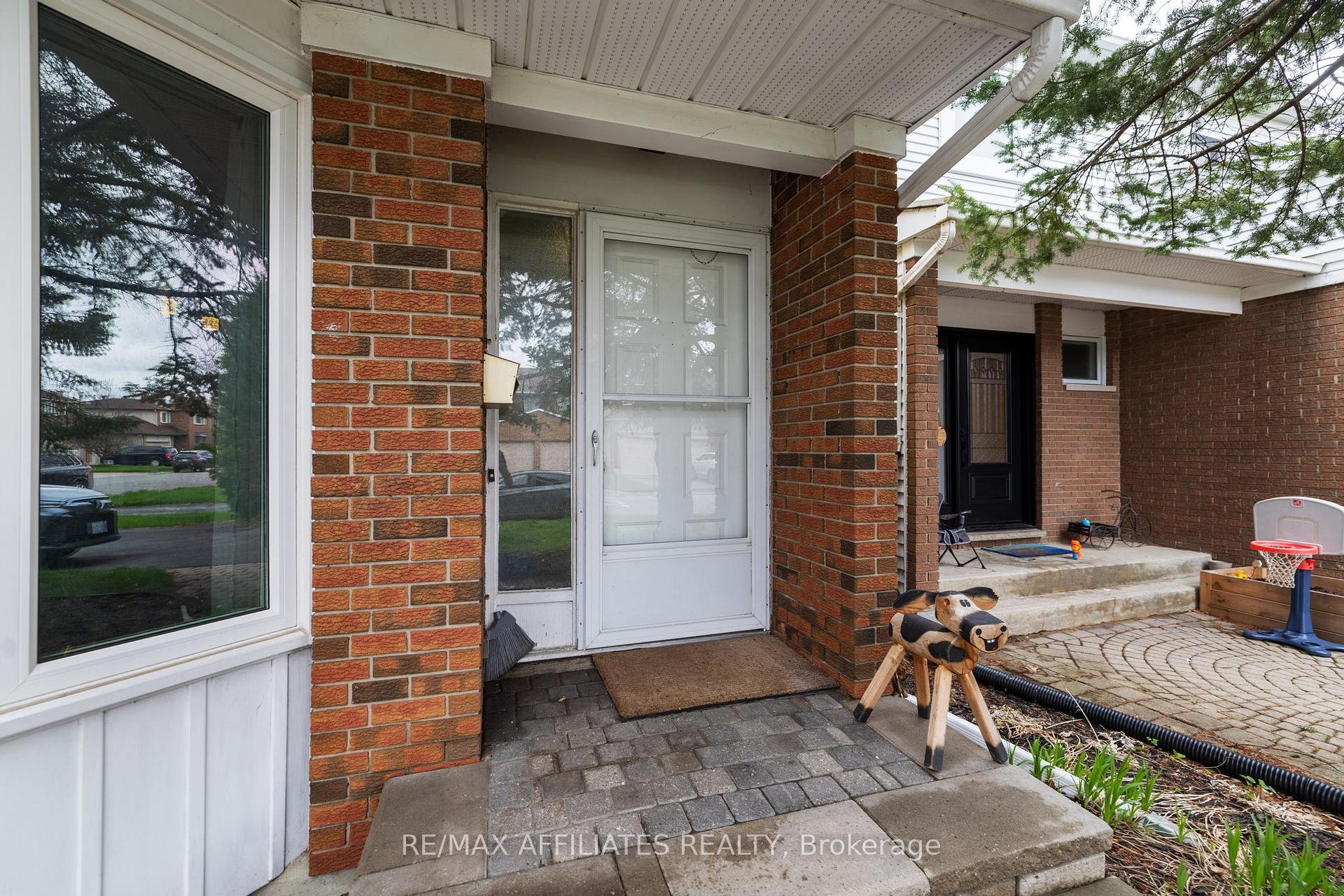 Photo 4 of 43 Bluegrass Drive, Ottawa, Kanata - Bridlewood — HOMEH