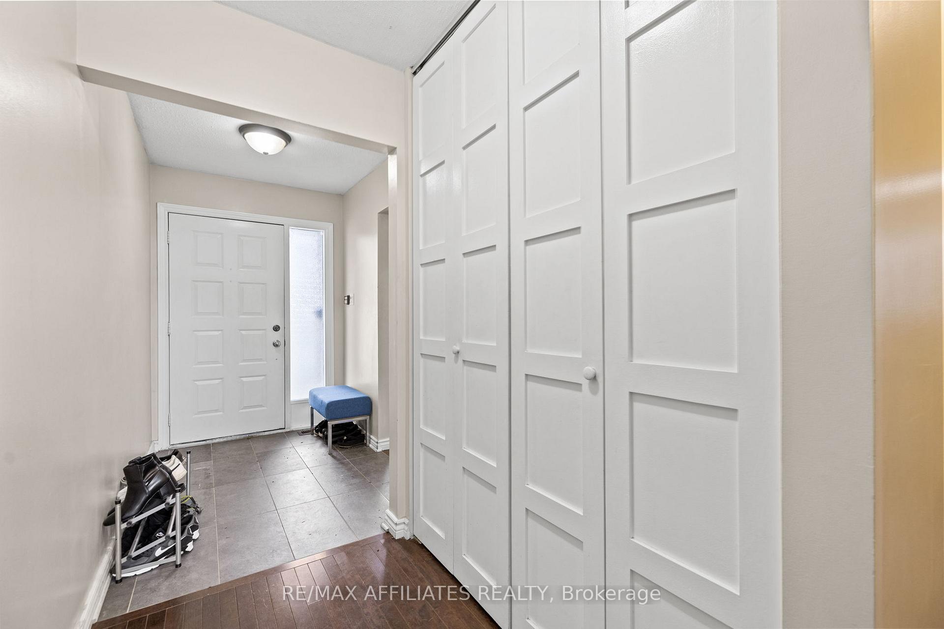 Photo 5 of 43 Bluegrass Drive, Ottawa, Kanata - Bridlewood — HOMEH