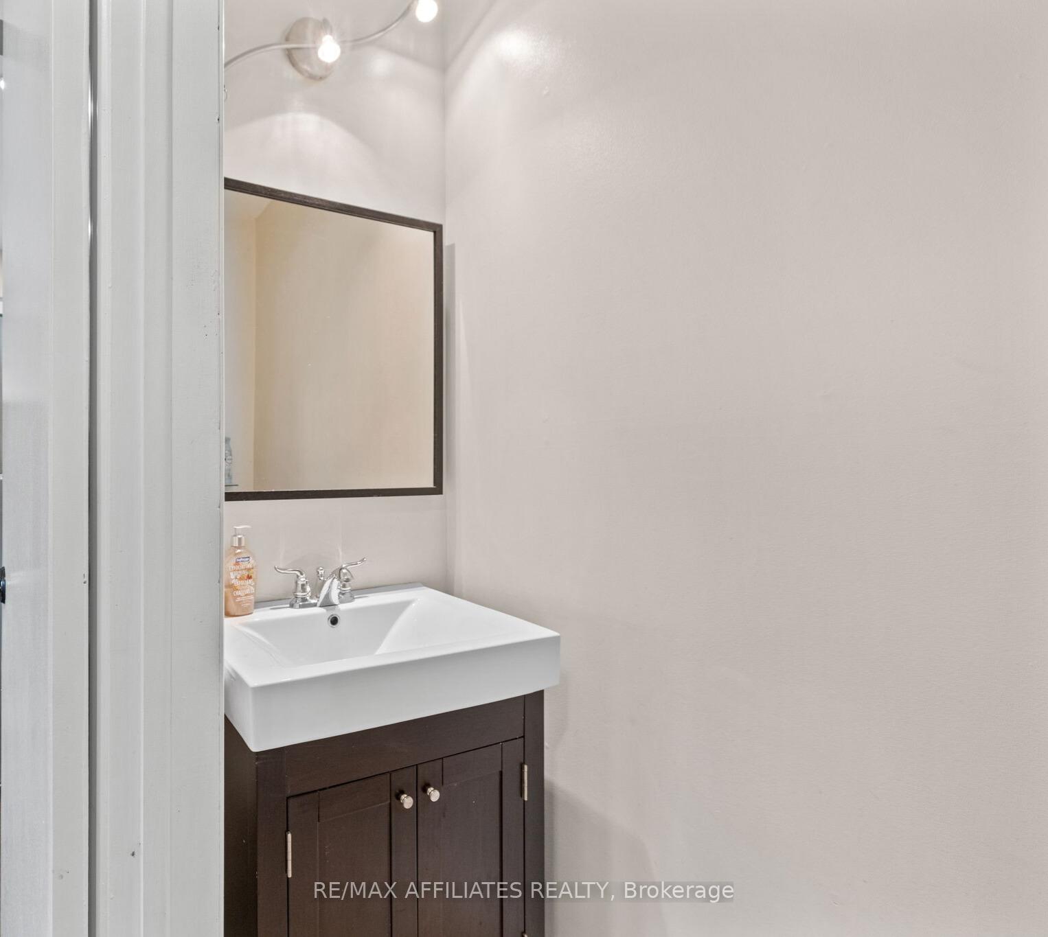 Photo 7 of 43 Bluegrass Drive, Ottawa, Kanata - Bridlewood — HOMEH