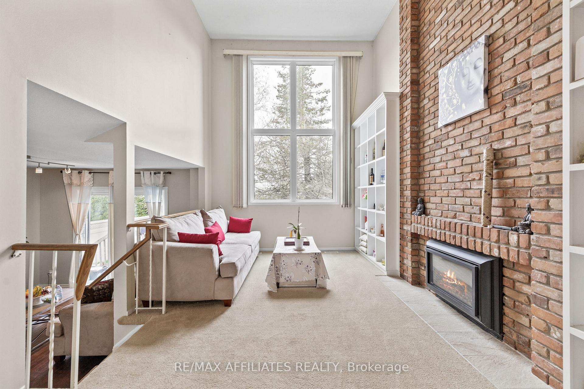 Photo 8 of 43 Bluegrass Drive, Ottawa, Kanata - Bridlewood — HOMEH