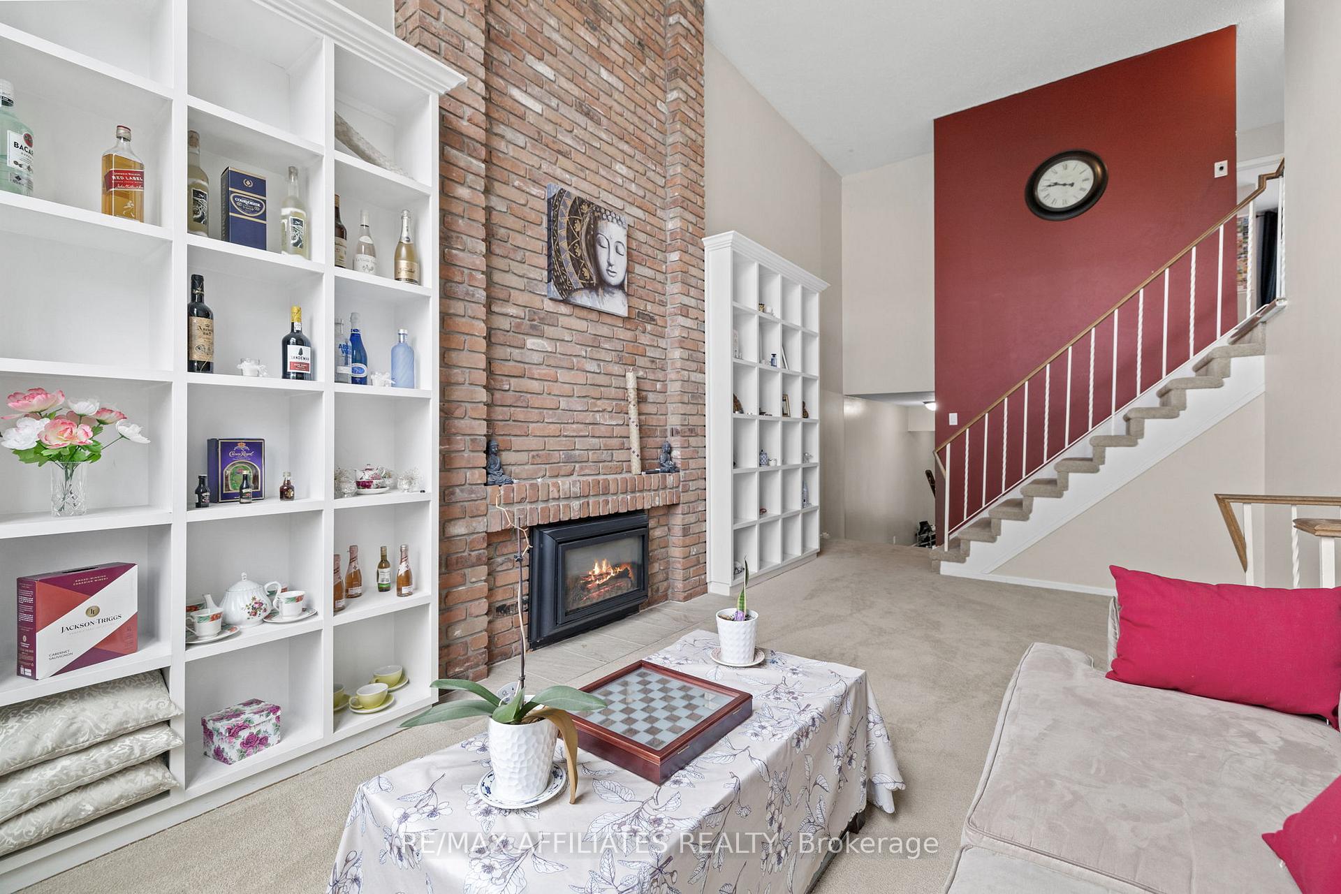 Photo 10 of 43 Bluegrass Drive, Ottawa, Kanata - Bridlewood — HOMEH