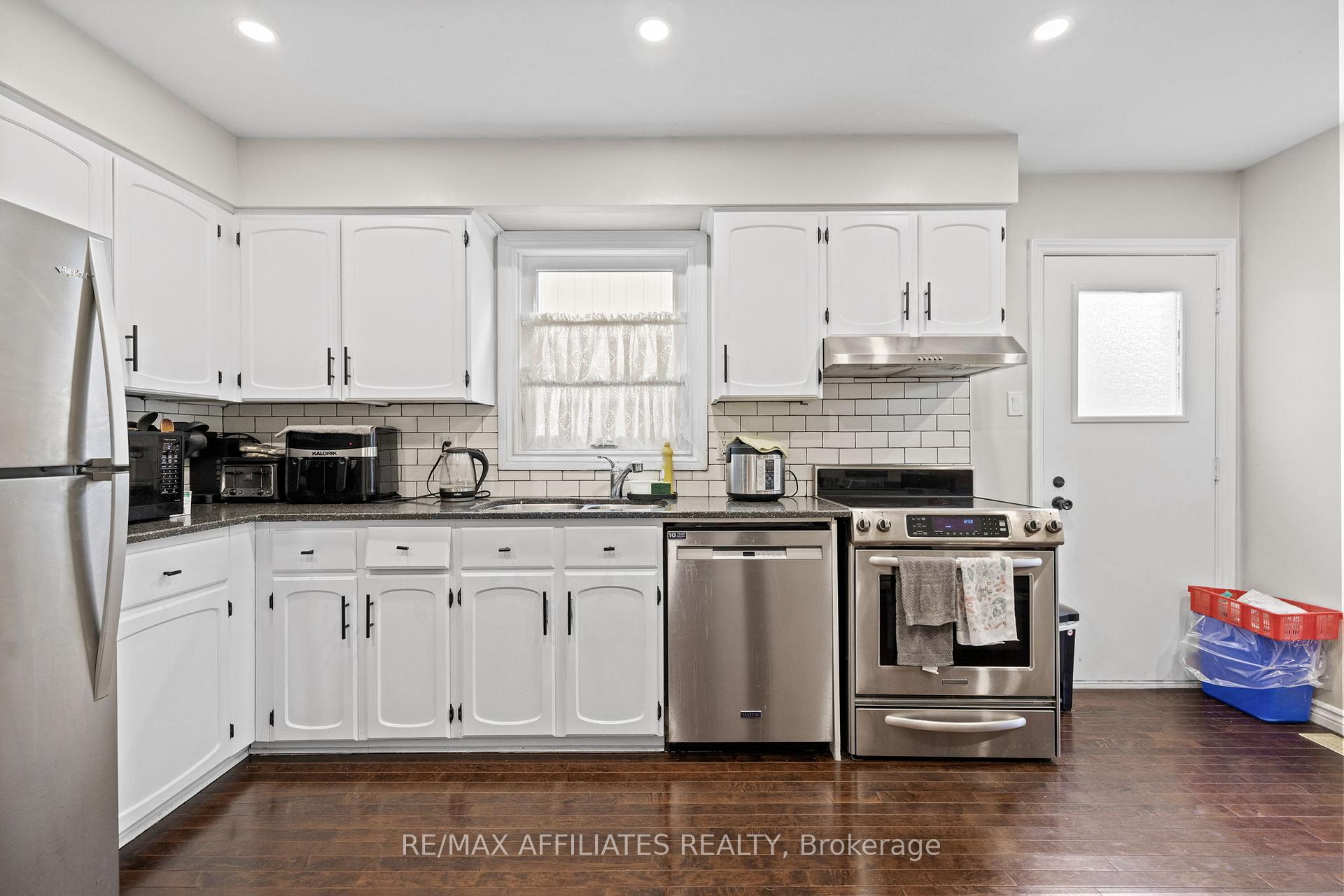 Photo 15 of 43 Bluegrass Drive, Ottawa, Kanata - Bridlewood — HOMEH