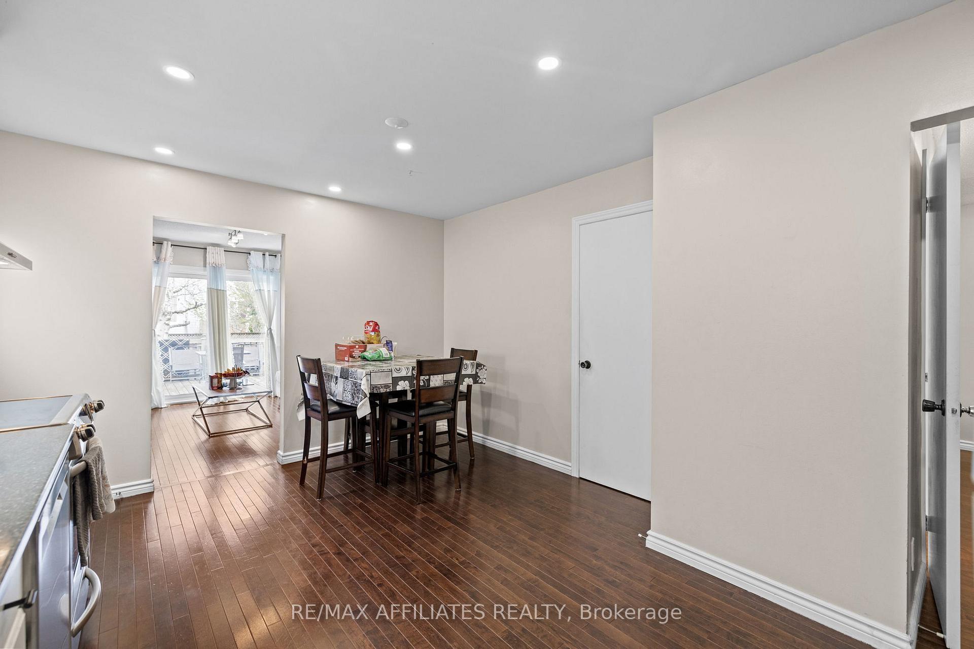 Photo 16 of 43 Bluegrass Drive, Ottawa, Kanata - Bridlewood — HOMEH