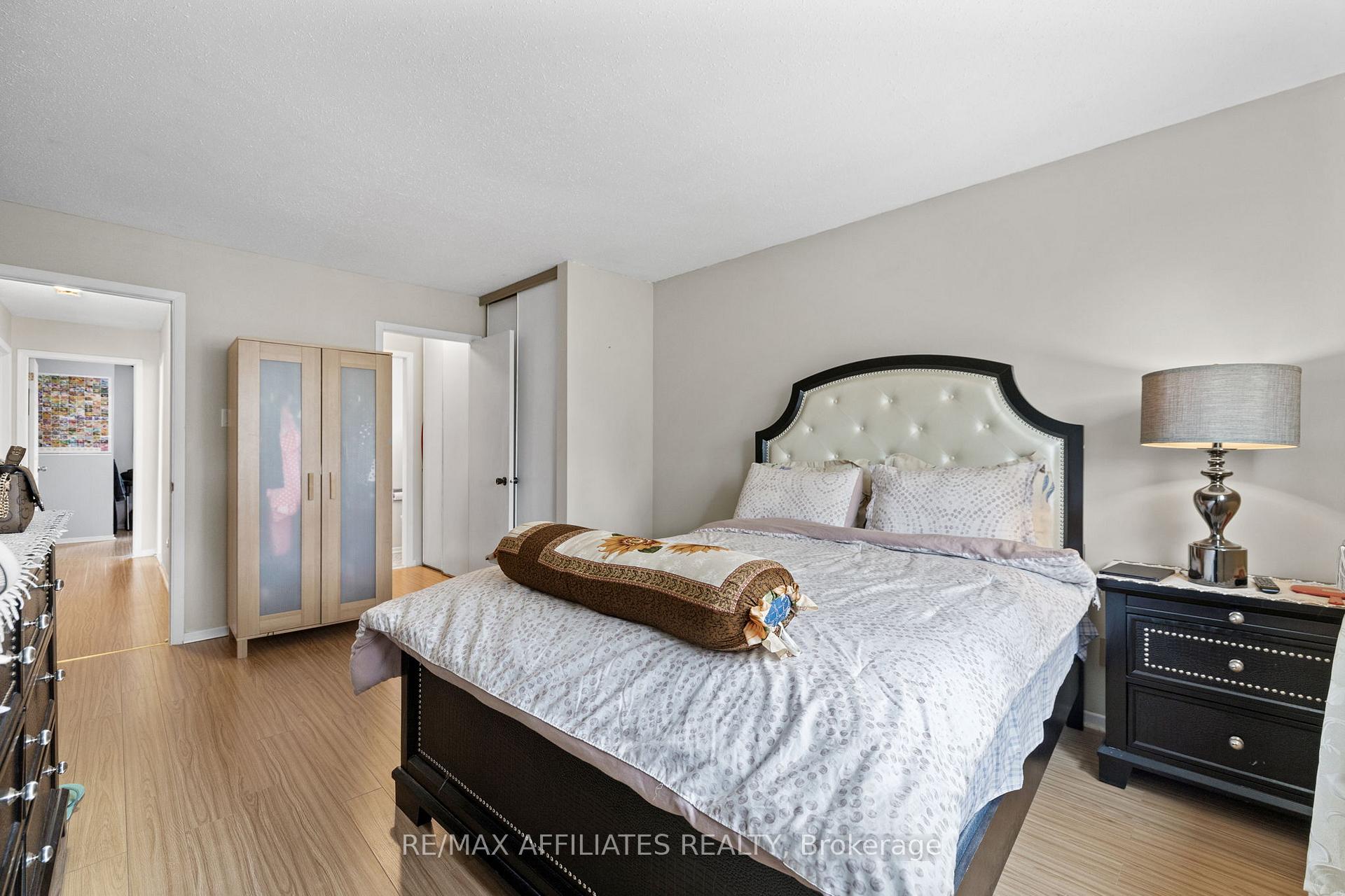 Photo 18 of 43 Bluegrass Drive, Ottawa, Kanata - Bridlewood — HOMEH