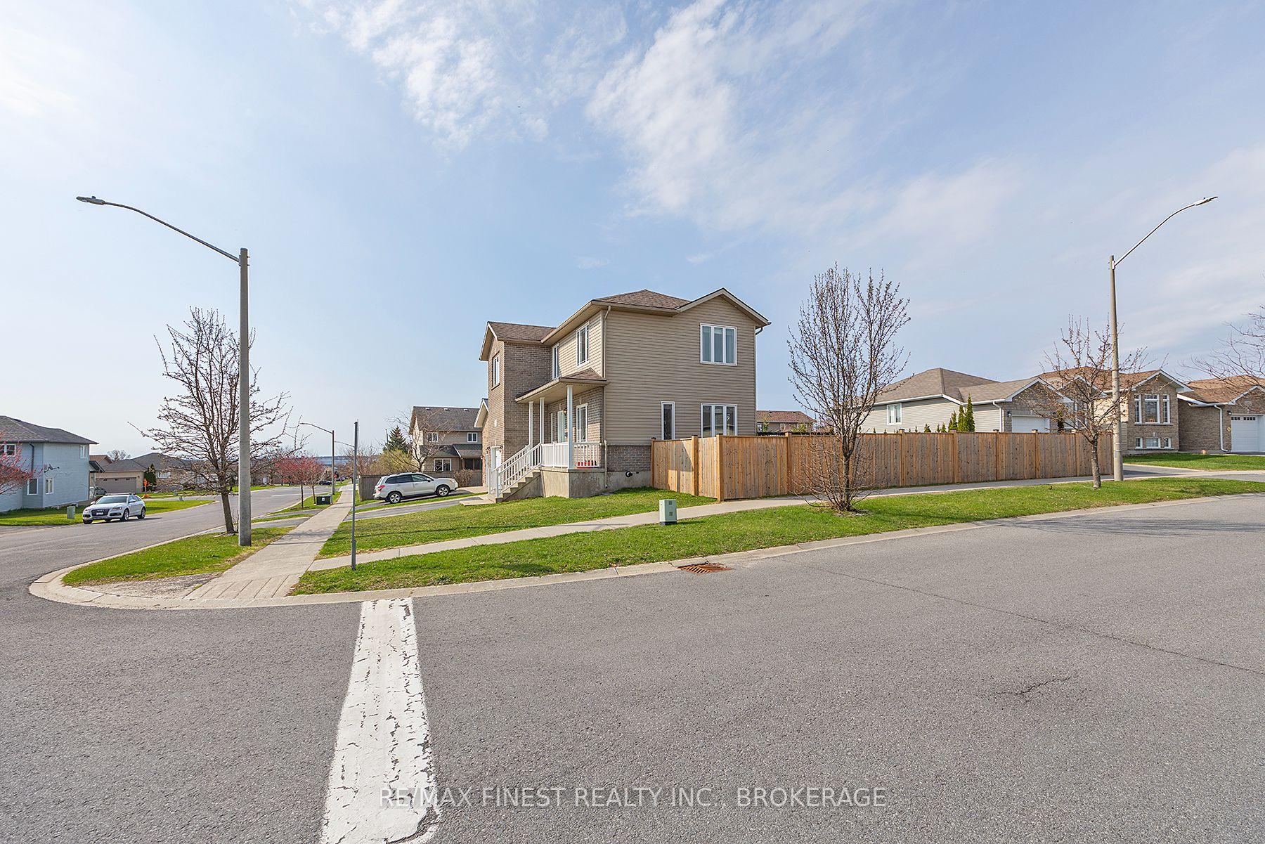 Photo 2 of 106 Connell Drive, Loyalist, Amherstview — HOMEH