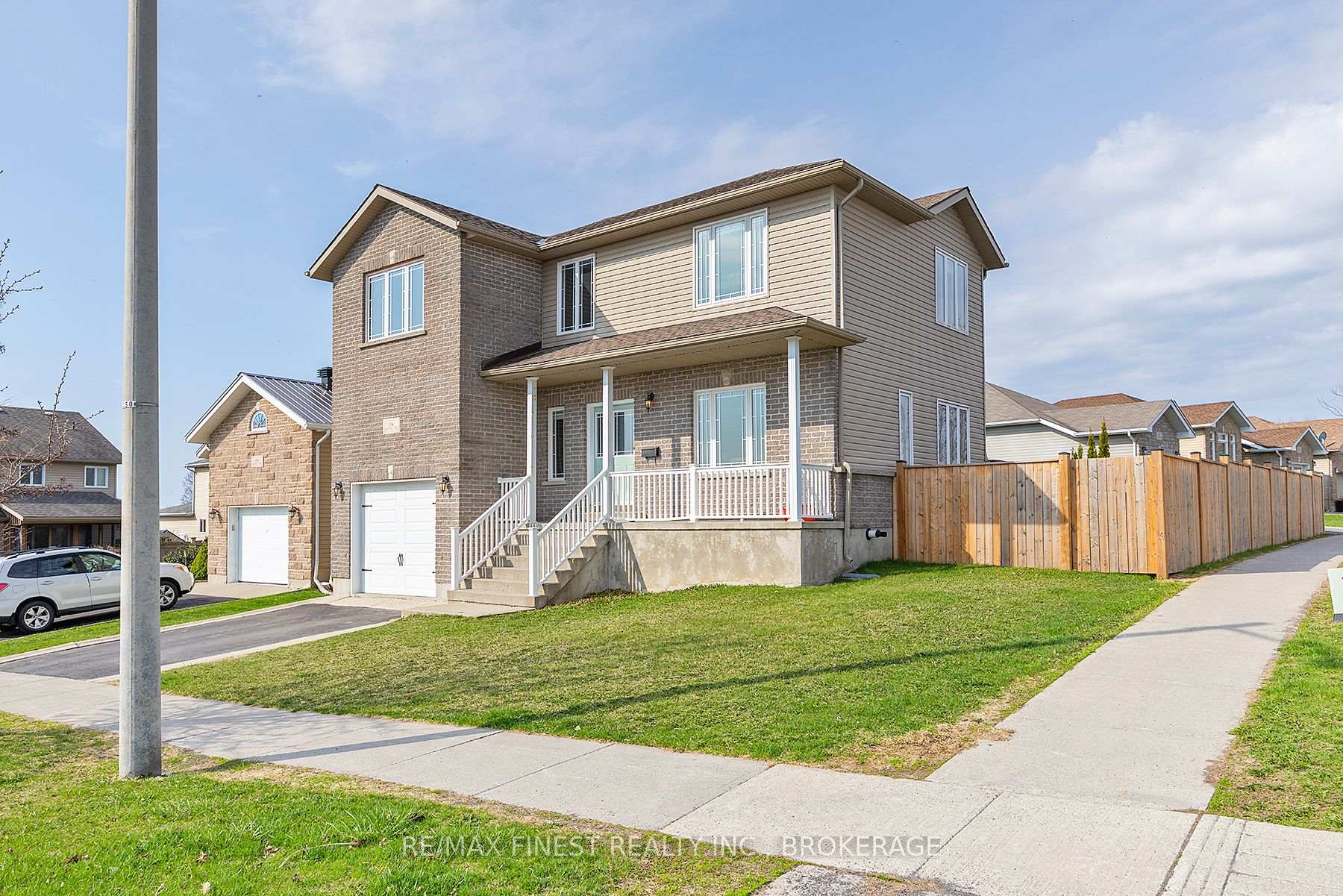 Photo 4 of 106 Connell Drive, Loyalist, Amherstview — HOMEH