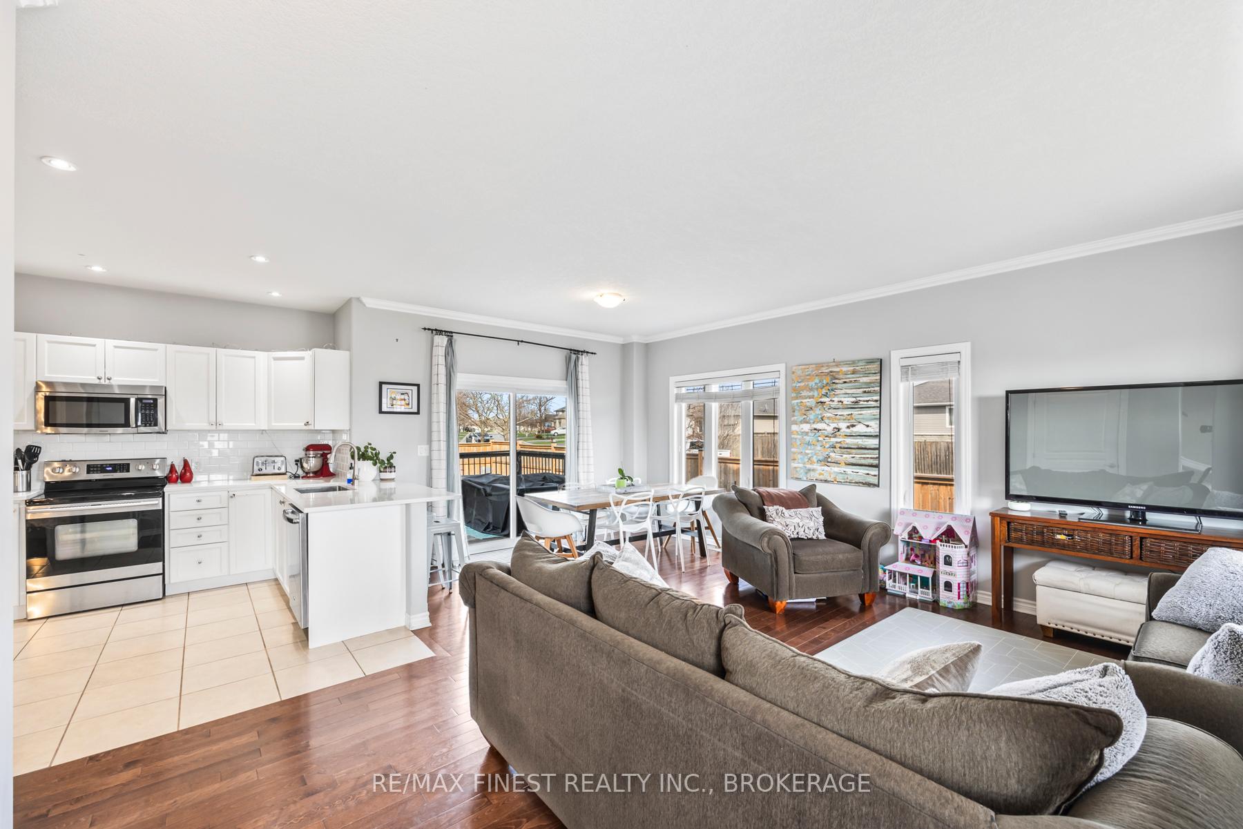 Photo 7 of 106 Connell Drive, Loyalist, Amherstview — HOMEH