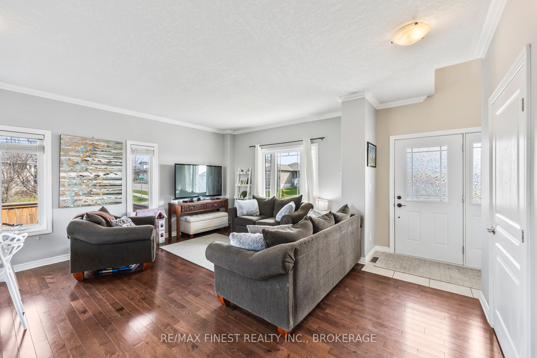 Photo 8 of 106 Connell Drive, Loyalist, Amherstview — HOMEH